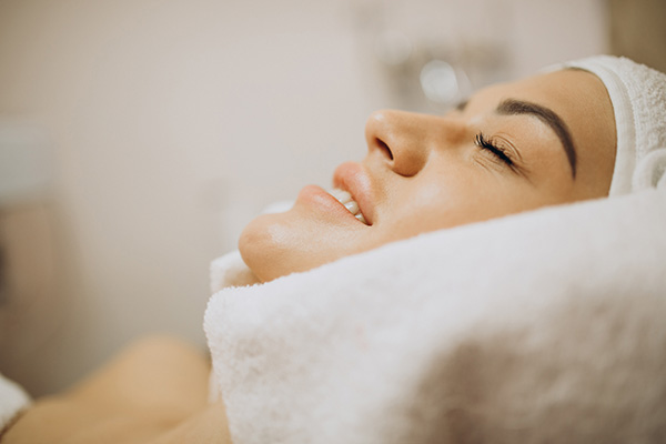 Facials that help tackle acne